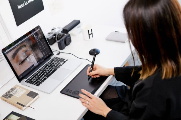Wacom Intuos Pro Small Graphics Tablet Bluetooth Pen Tablet-5