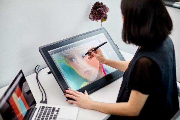 Wacom Cintiq 22 Pen Display Drawing Tablet for Artists-6